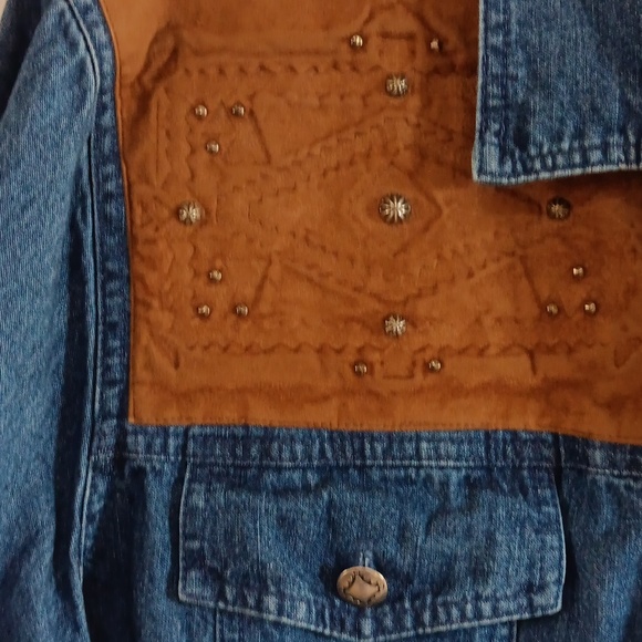 SIGNATURE by Jerell, USA,  Denim, Unlined, Suede & Stud Embellished Shirt, Ctg - Picture 9 of 9